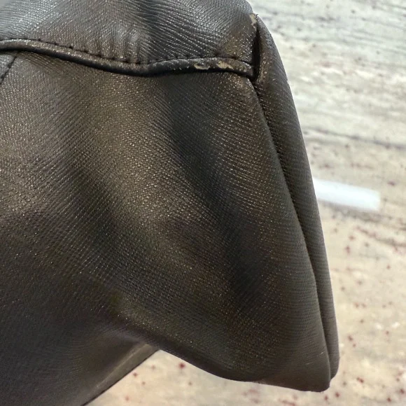 lululemon athletica Black Shoulder Bag with Adjustable Strap - Picture 7 of 11